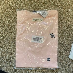 Abercrombie kids crew neck t shirt size 13-14 brand new